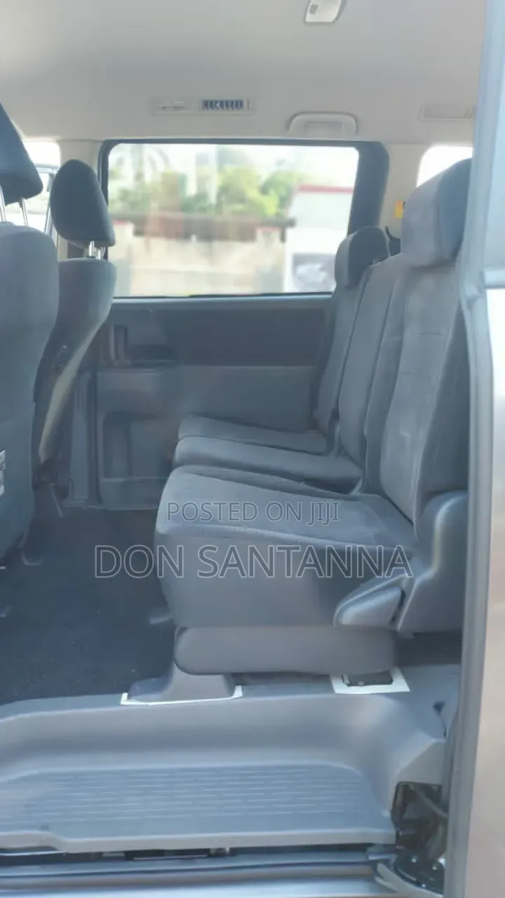 Toyota Noah 2009 Black