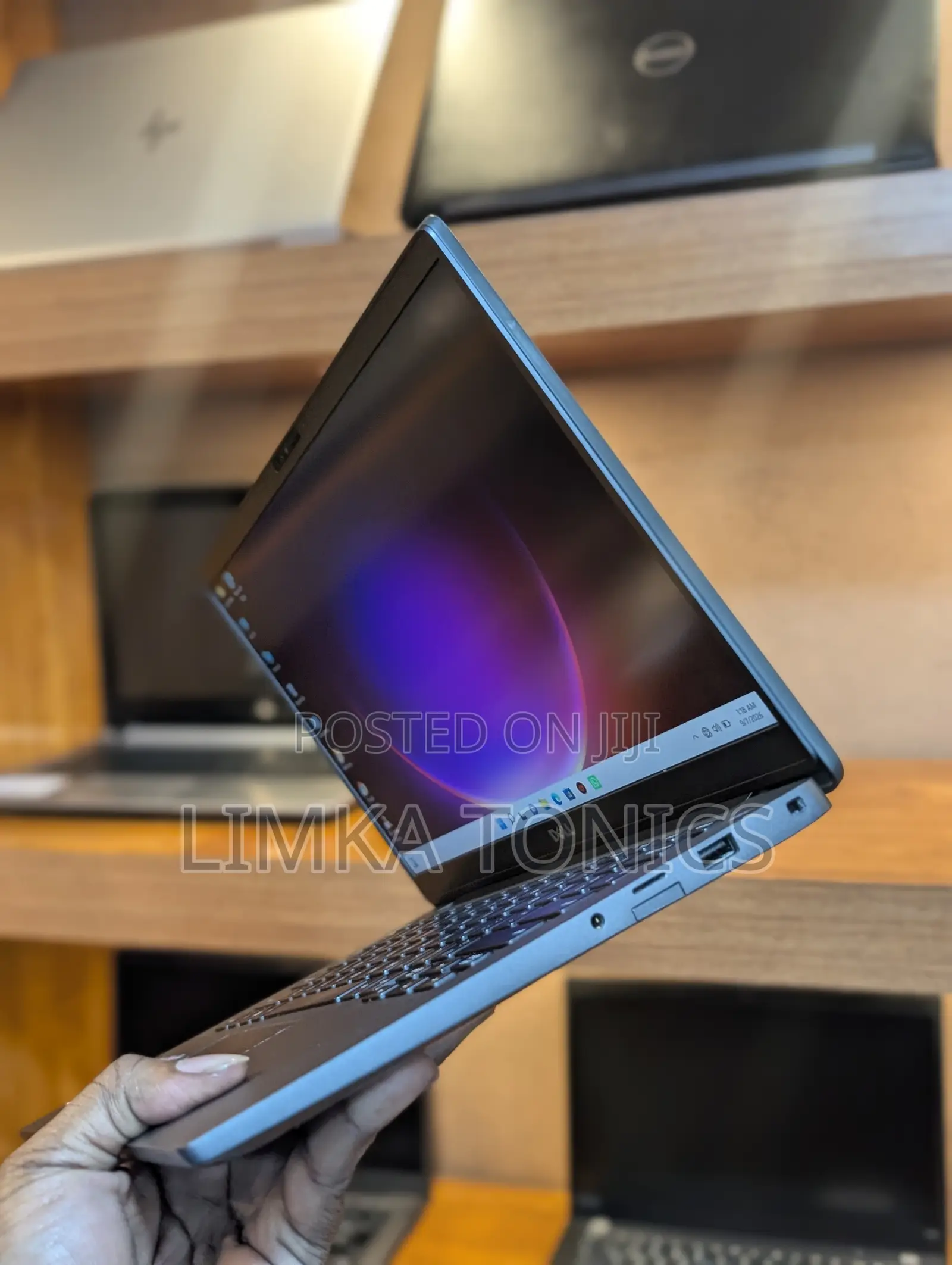 New Laptop Dell Latitude 7400 8GB Intel Core i5 SSD 256GB