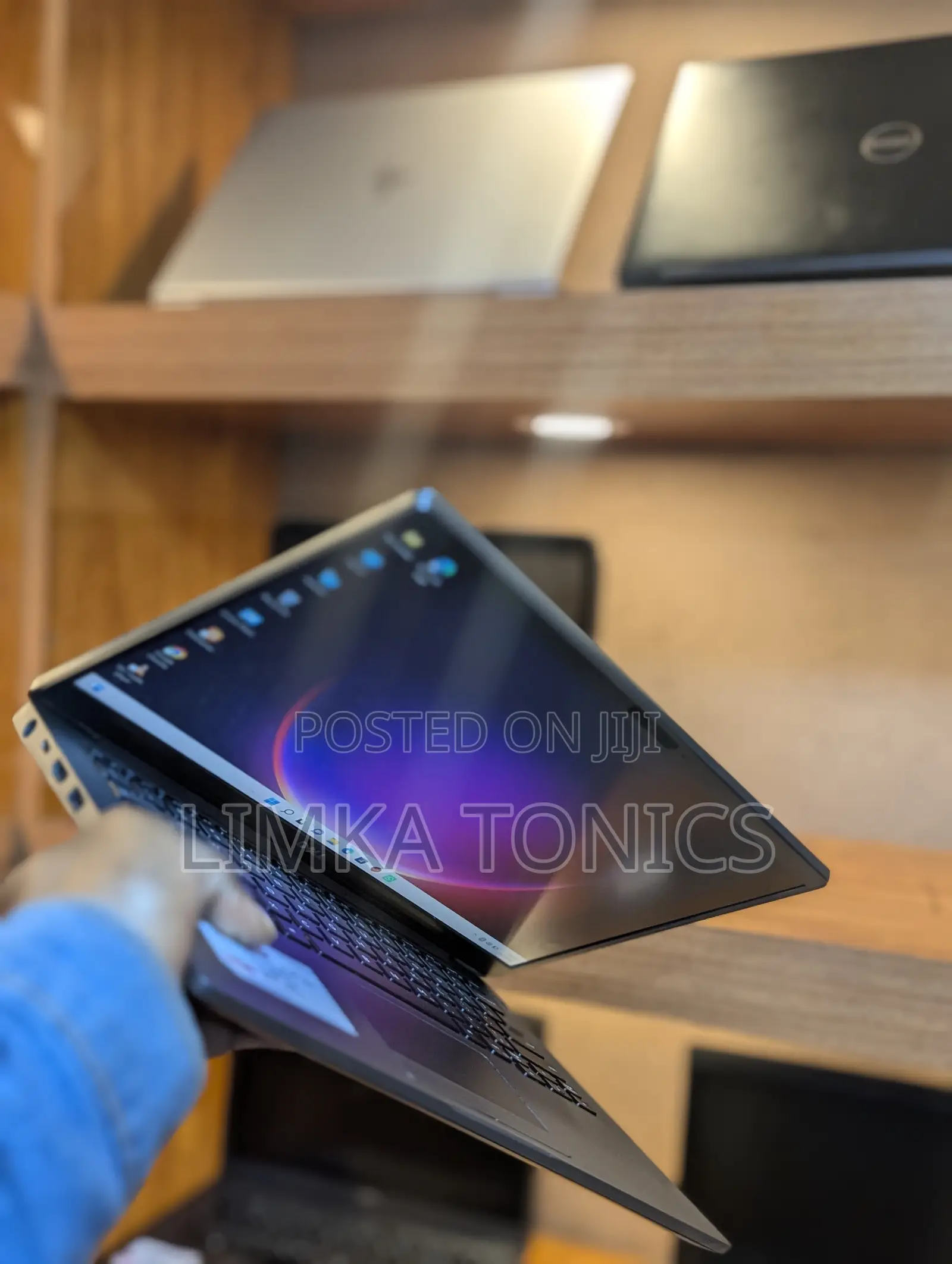 New Laptop Dell Latitude 7400 8GB Intel Core i5 SSD 256GB