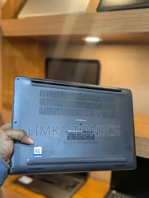 New Laptop Dell Latitude 7400 8GB Intel Core i5 SSD 256GB