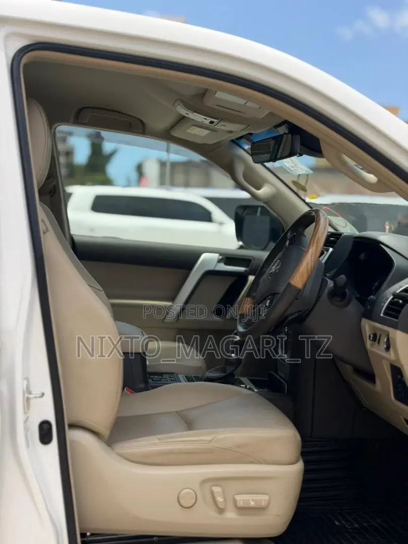 Toyota Land Cruiser Prado 2021 White