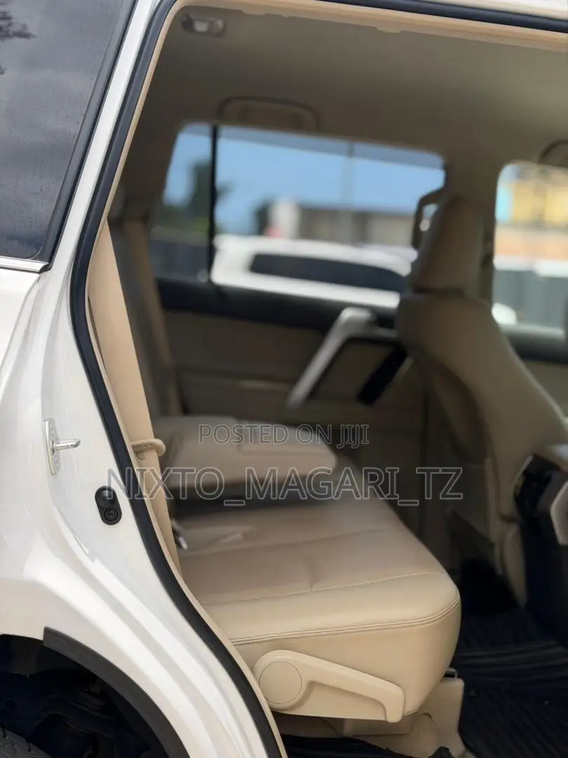 Toyota Land Cruiser Prado 2021 White