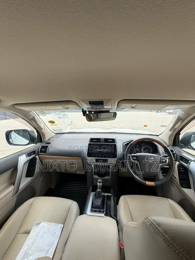 Toyota Land Cruiser Prado 2021 White