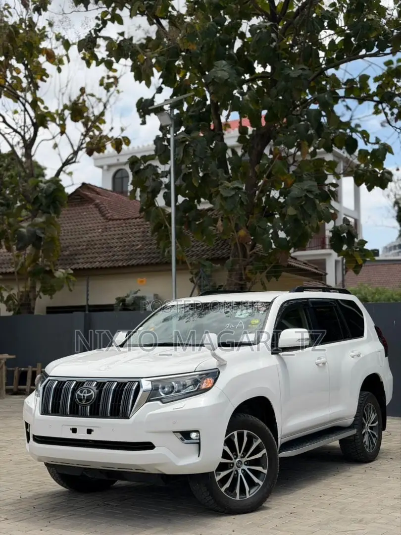 Toyota Land Cruiser Prado 2021 White