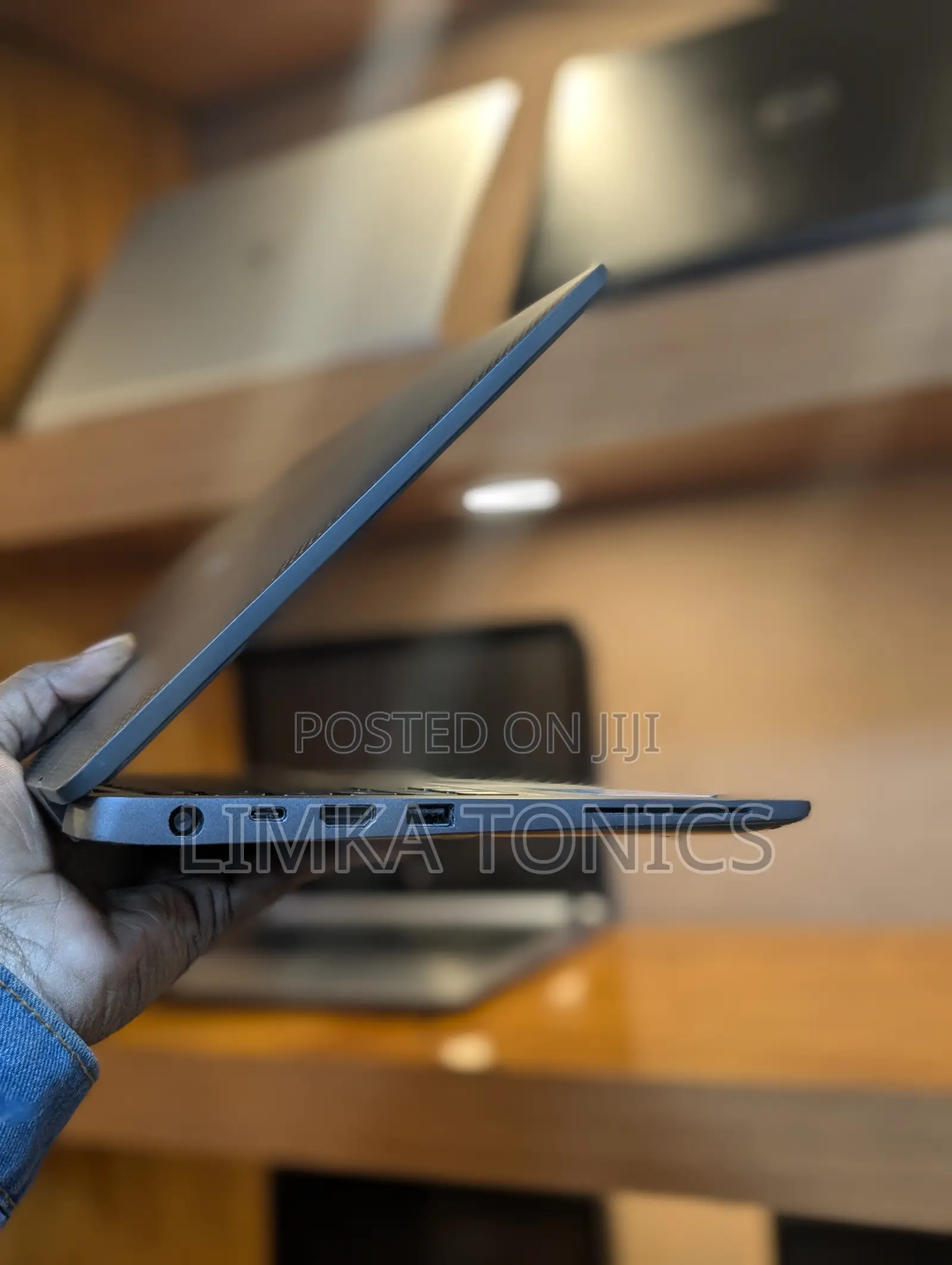 New Laptop Dell Latitude 7400 8GB Intel Core i5 SSD 256GB