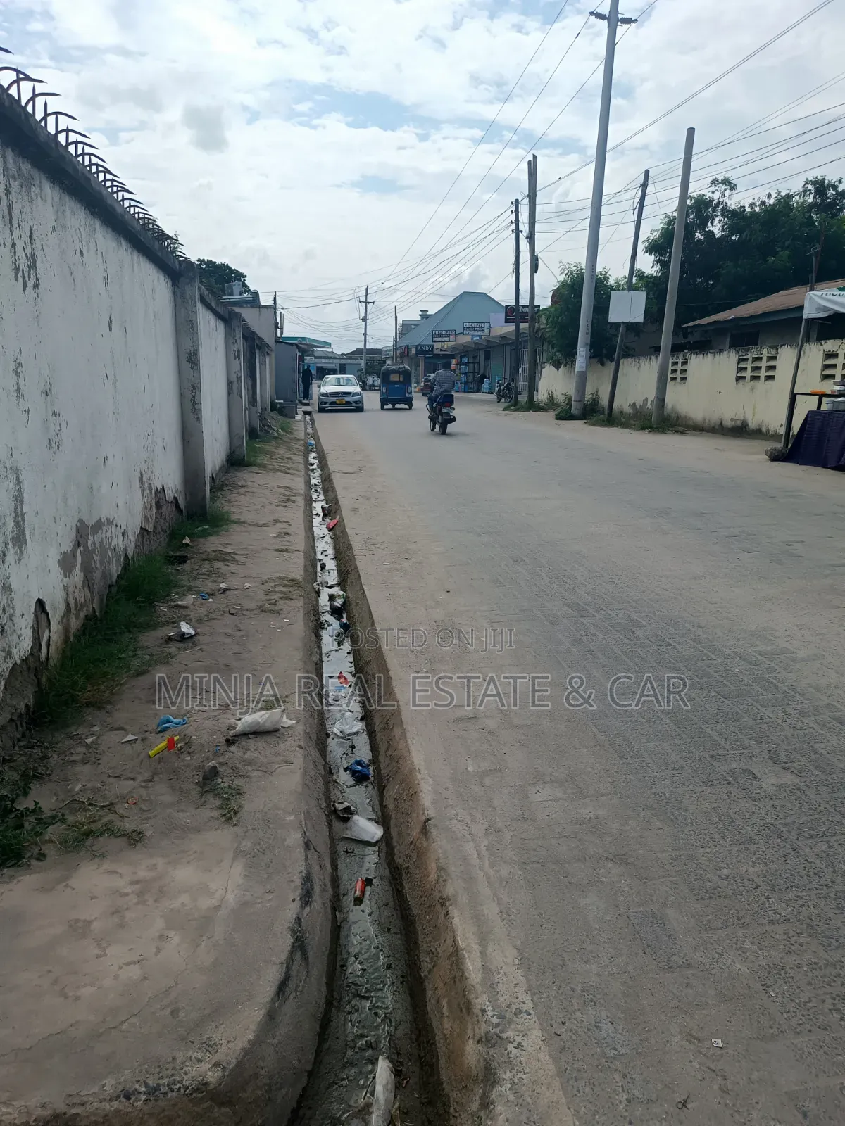 8bdrm Apartment in Kijitonyama for sale
