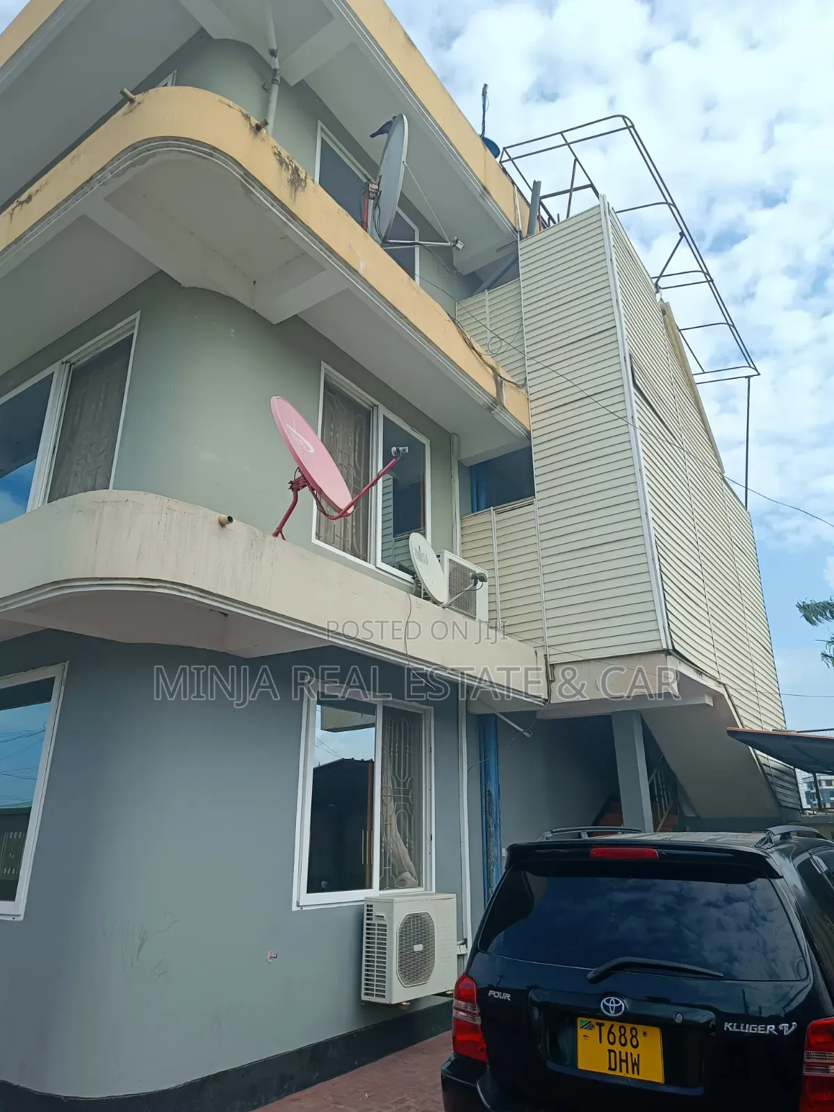 8bdrm Apartment in Kijitonyama for sale