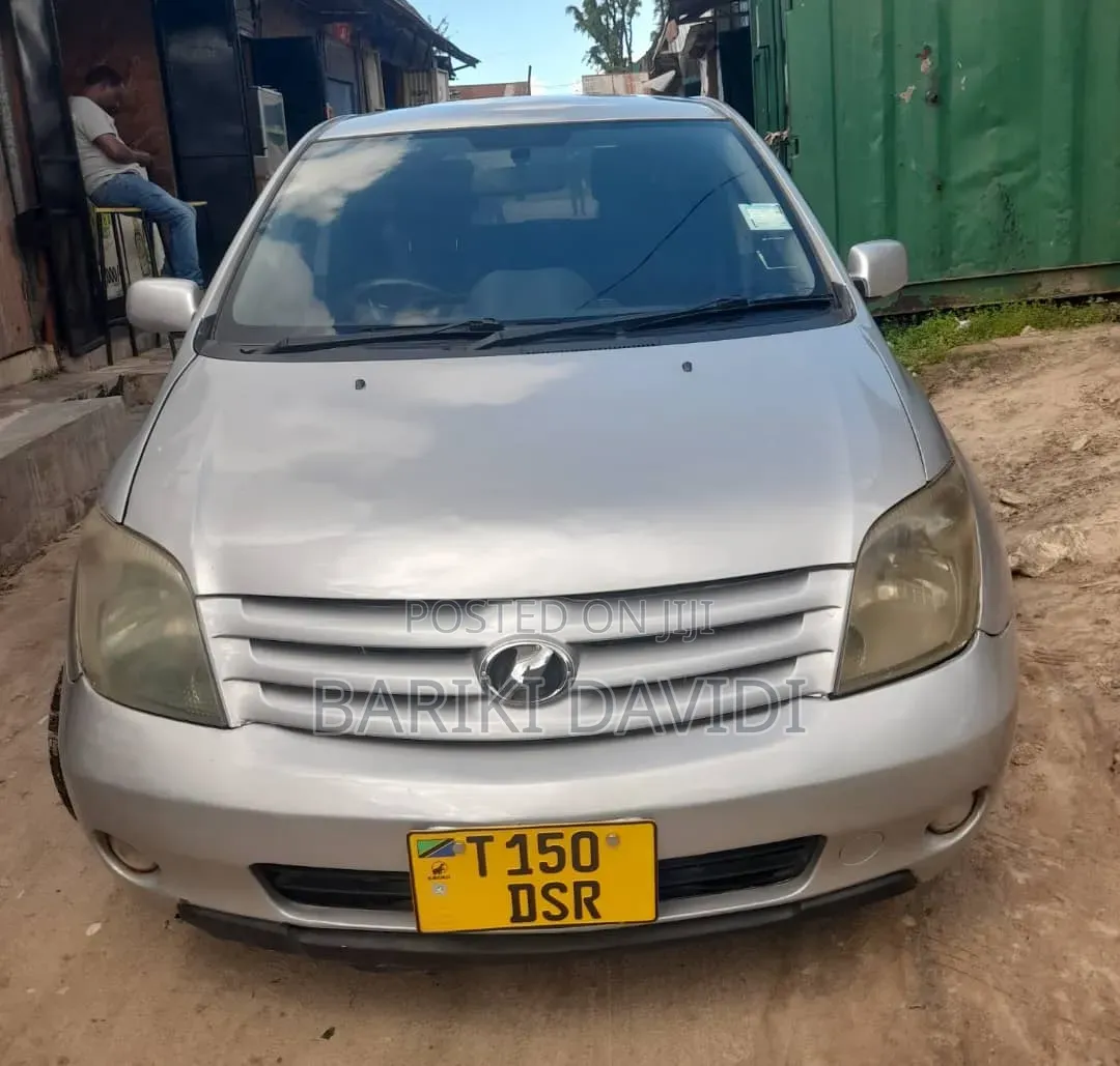 Toyota IST 2006 Silver