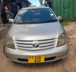 Toyota IST 2006 Silver