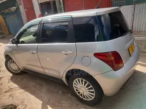 Toyota IST 2006 Silver