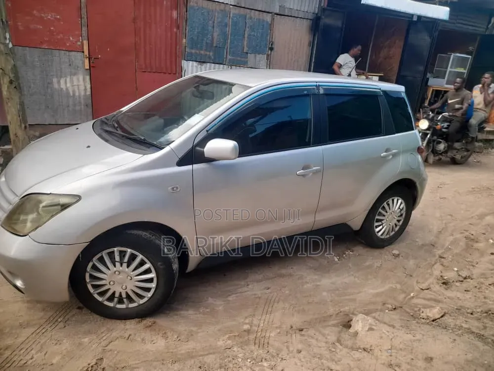 Toyota IST 2006 Silver
