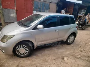 Toyota IST 2006 Silver