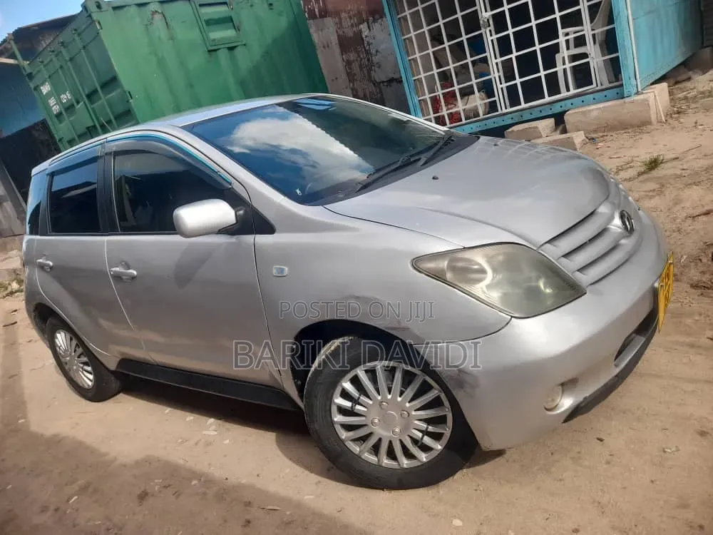 Toyota IST 2006 Silver
