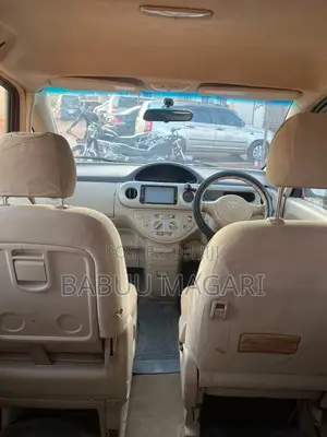 Toyota Porte 1.5 AWD 2005 Red