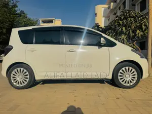Toyota Ractis 1.5 AWD 2005 White