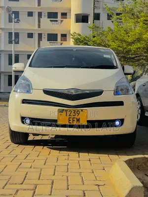 Toyota Ractis 1.5 AWD 2005 White