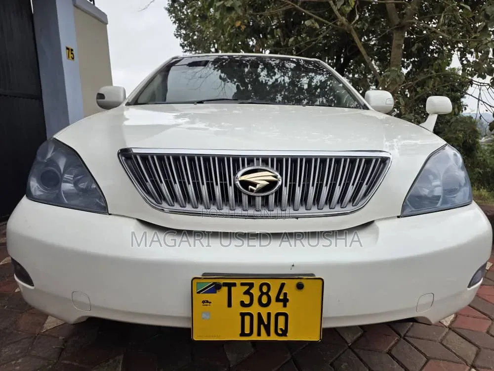 Toyota Harrier 2005 White