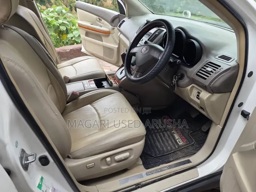 Toyota Harrier 2005 White