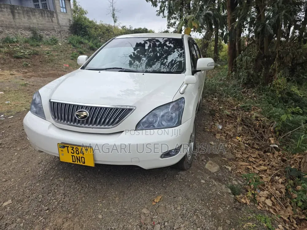 Toyota Harrier 2005 White
