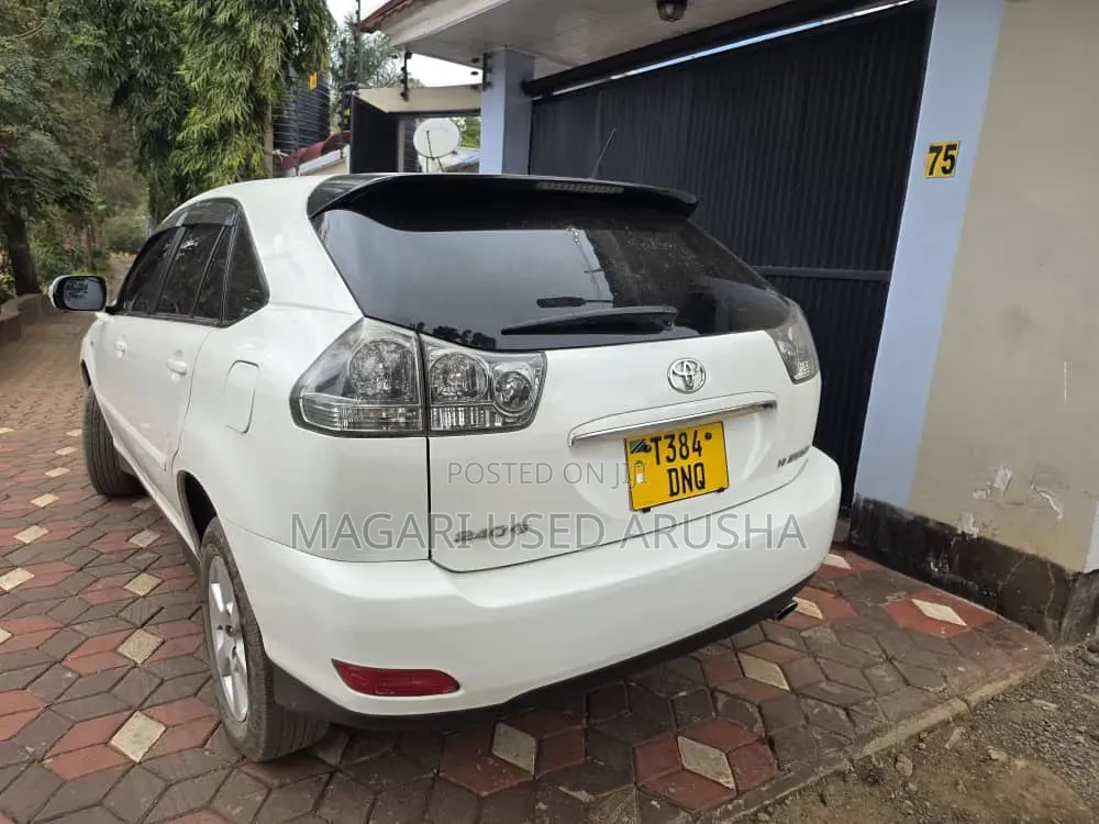 Toyota Harrier 2005 White