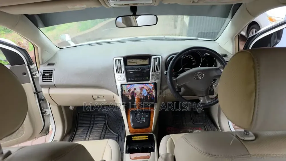 Toyota Harrier 2005 White