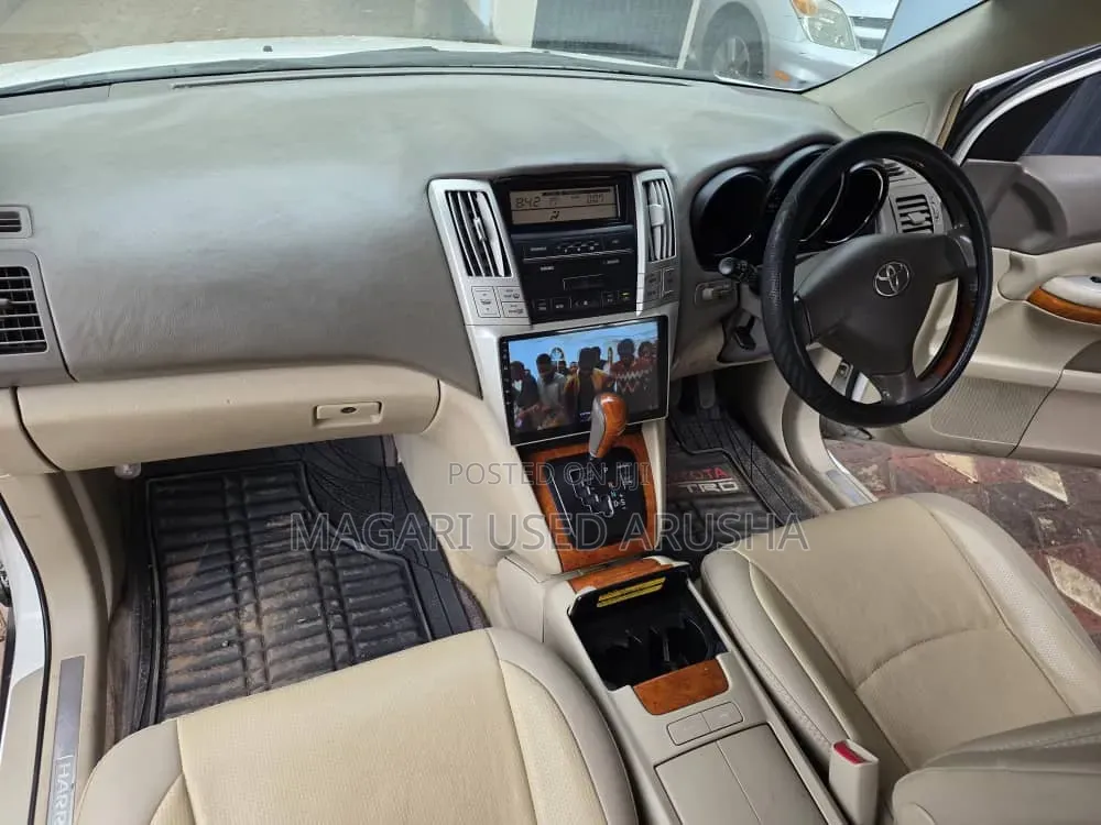 Toyota Harrier 2005 White