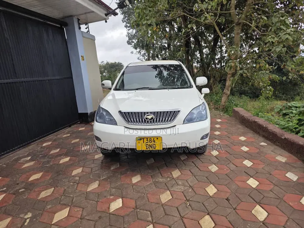 Toyota Harrier 2005 White