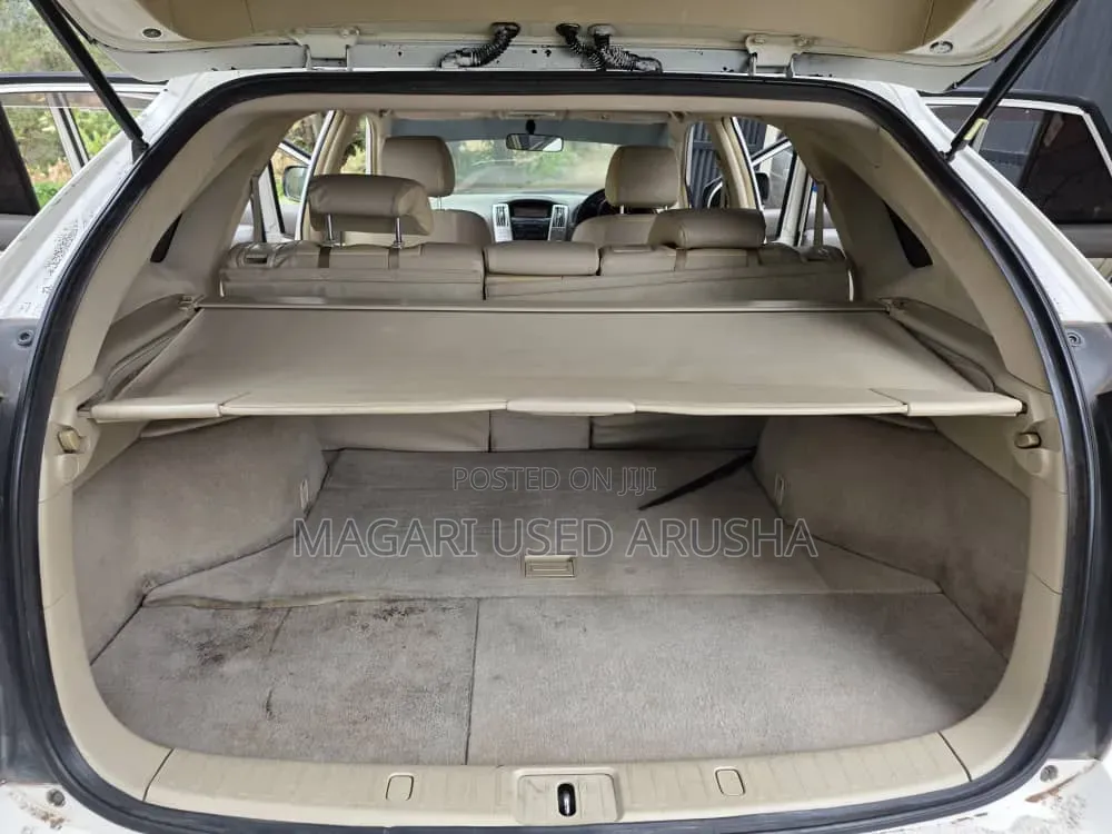 Toyota Harrier 2005 White