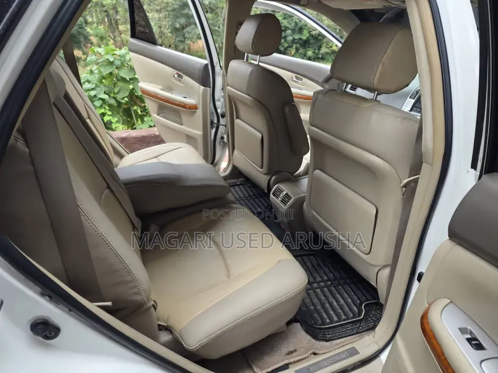 Toyota Harrier 2005 White