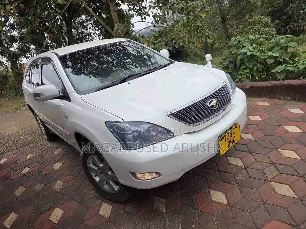 Toyota Harrier 2005 White