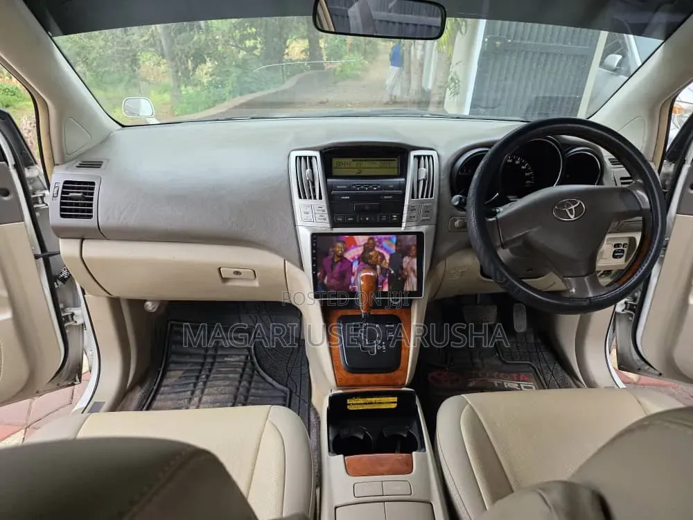 Toyota Harrier 2005 White