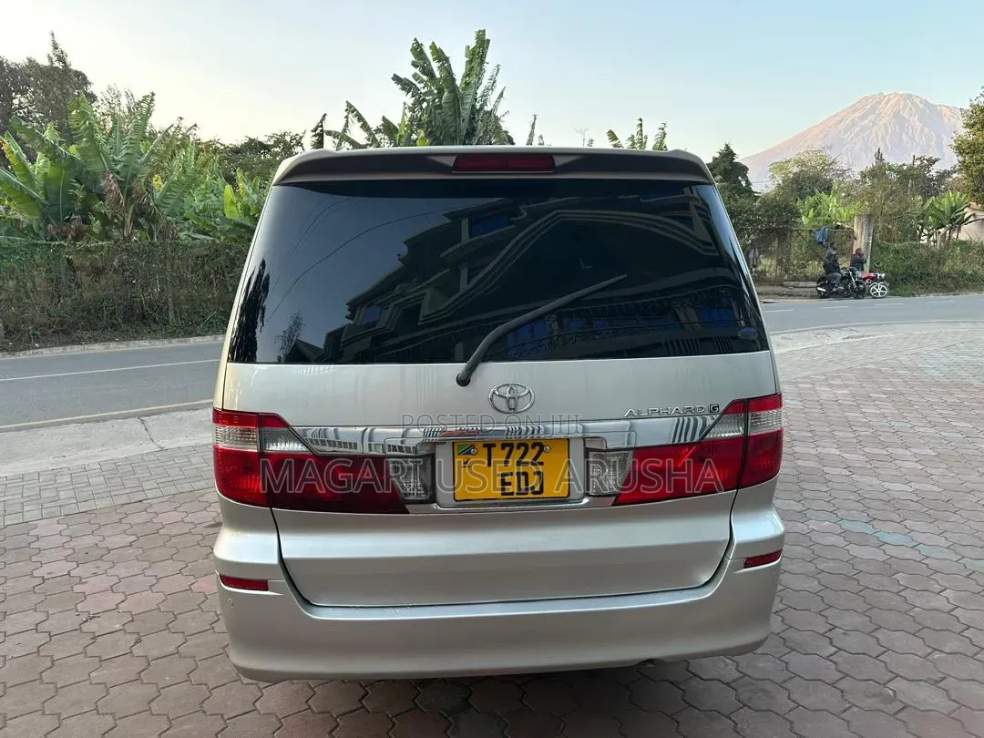 Toyota Alphard 2005 Silver