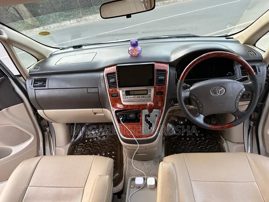 Toyota Alphard 2005 Silver