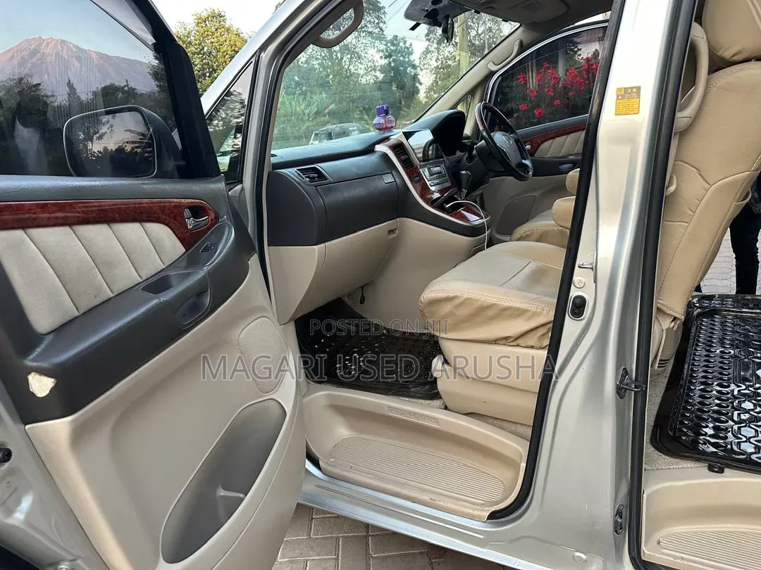 Toyota Alphard 2005 Silver