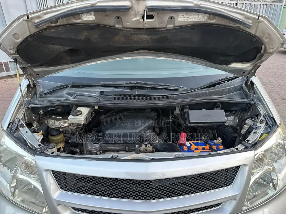 Toyota Alphard 2005 Silver
