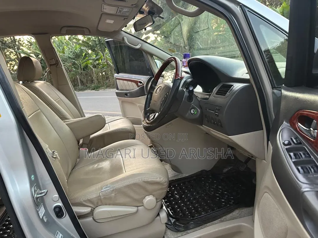 Toyota Alphard 2005 Silver