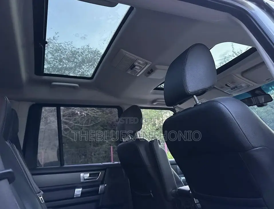Land Rover Discovery 2016 Silver