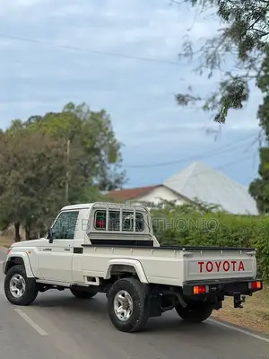Toyota Land Cruiser 2016 Pearl