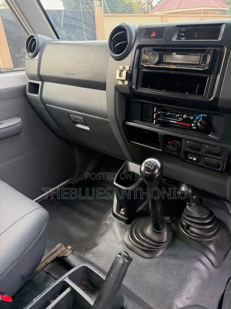 Toyota Land Cruiser 2016 Pearl