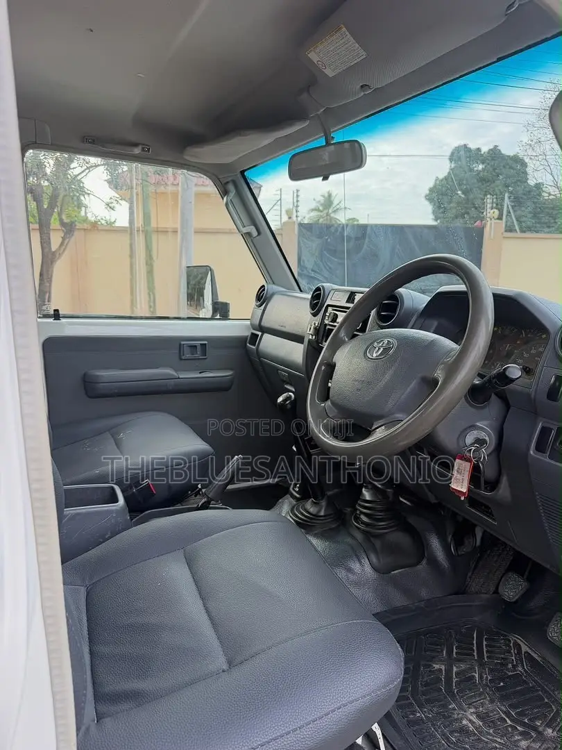 Toyota Land Cruiser 2016 Pearl