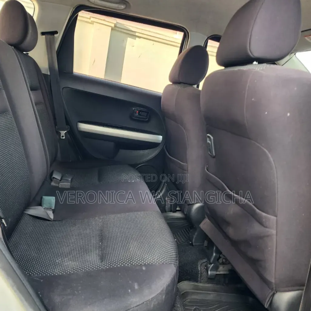 Toyota IST 2005