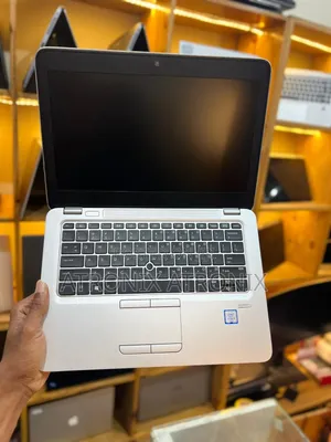 Laptop HP EliteBook 820 G3 8GB Intel Core i3 HDD+SSD 500GB