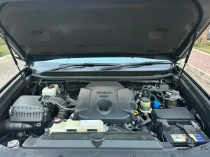 Toyota Land Cruiser Prado 2015