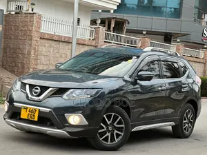 Nissan X-Trail 2015 Gray