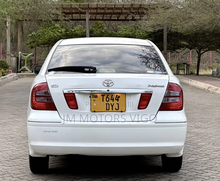 Toyota Premio 2005 White