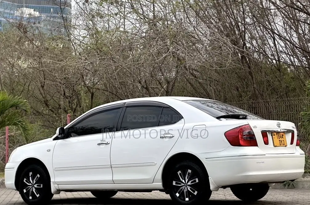 Toyota Premio 2005 White