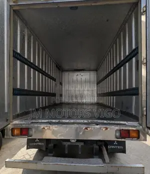 Mitsubishi Canter Box Body Tani 2