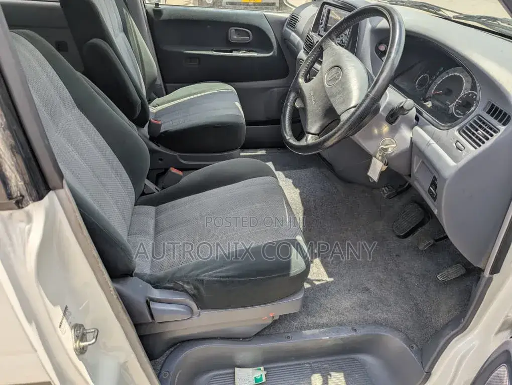 Toyota Noah 2.0 AWD (8 Seater) 2001 Red