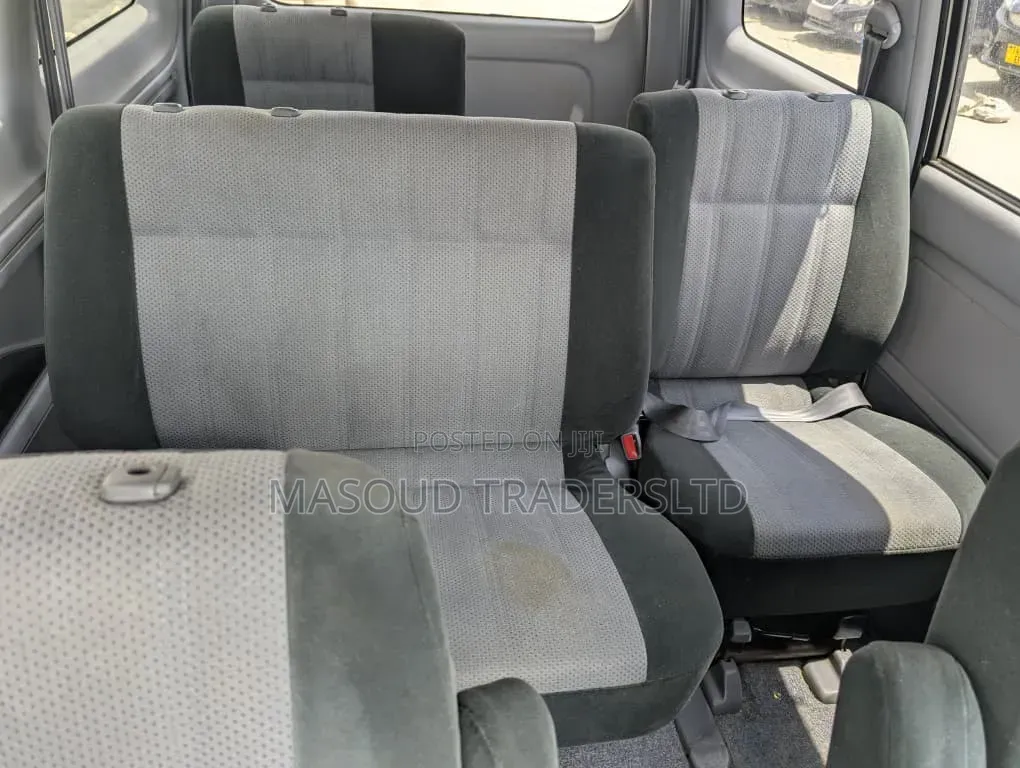 Toyota Noah 2.0 AWD (8 Seater) 2001 Red