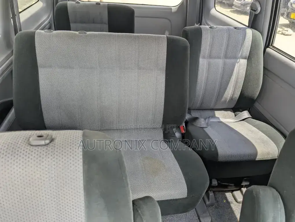 Toyota Noah 2.0 AWD (8 Seater) 2001 Red